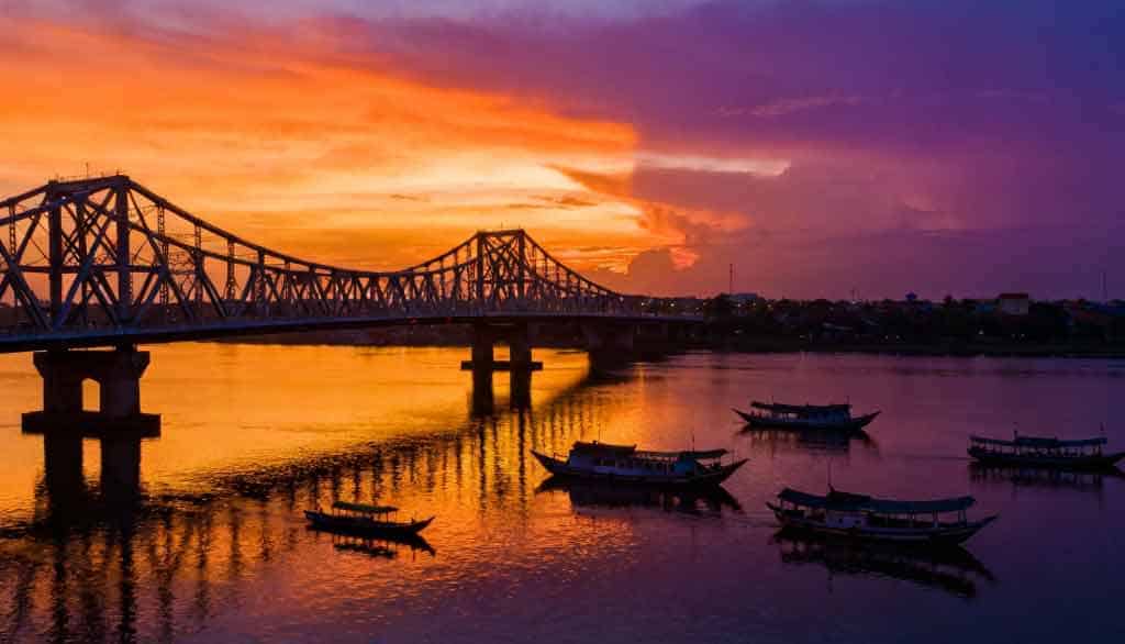 Jembatan Ampera: Ikon Sejarah dan Kebanggaan Kota Palembang
